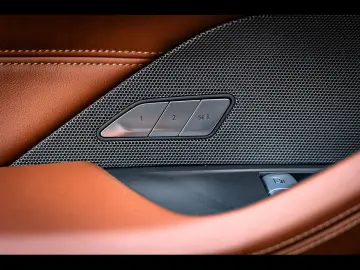 BMW M4 COMPETITION MXDRIVE COUPE FACELIFT WARR 4 30