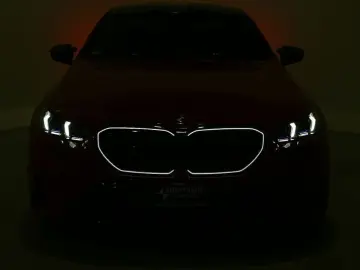 BMW M5 Individual NP161000.- LED ACC AHK Carbon B&W