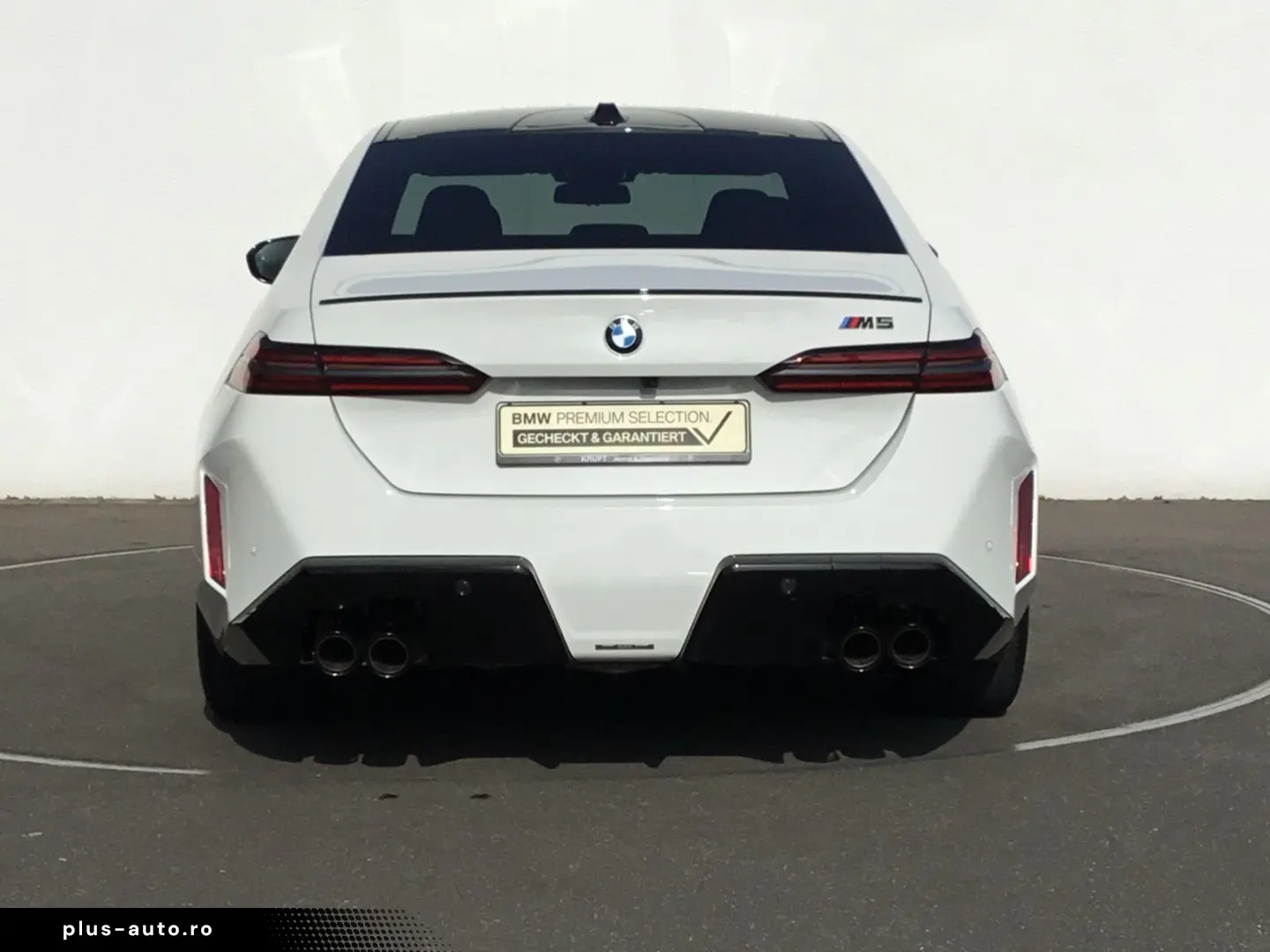 BMW M5 Limousine ICONIC GLOW PANO B&W SOUND