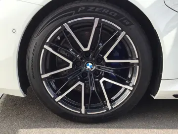 BMW M5 Limousine ICONIC GLOW PANO B&W SOUND