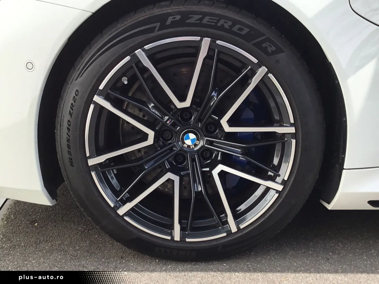BMW M5 Limousine ICONIC GLOW PANO B&W SOUND