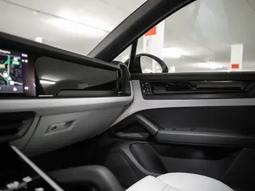 Porsche Cayenne Coupé Black Edition