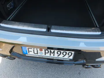 BMW Competition Vollaust. Akrapovic Tiefer  Distanz