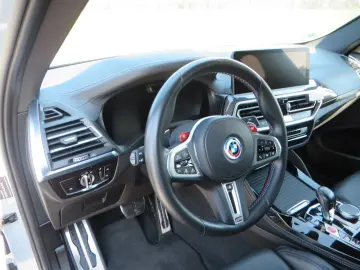 BMW Competition Vollaust. Akrapovic Tiefer  Distanz
