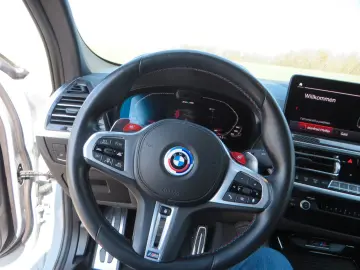 BMW Competition Vollaust. Akrapovic Tiefer  Distanz