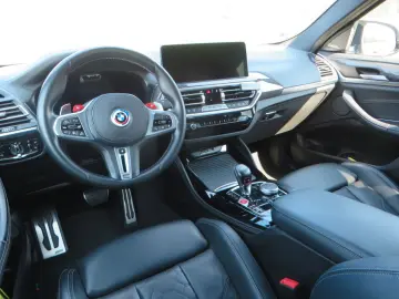 BMW Competition Vollaust. Akrapovic Tiefer  Distanz