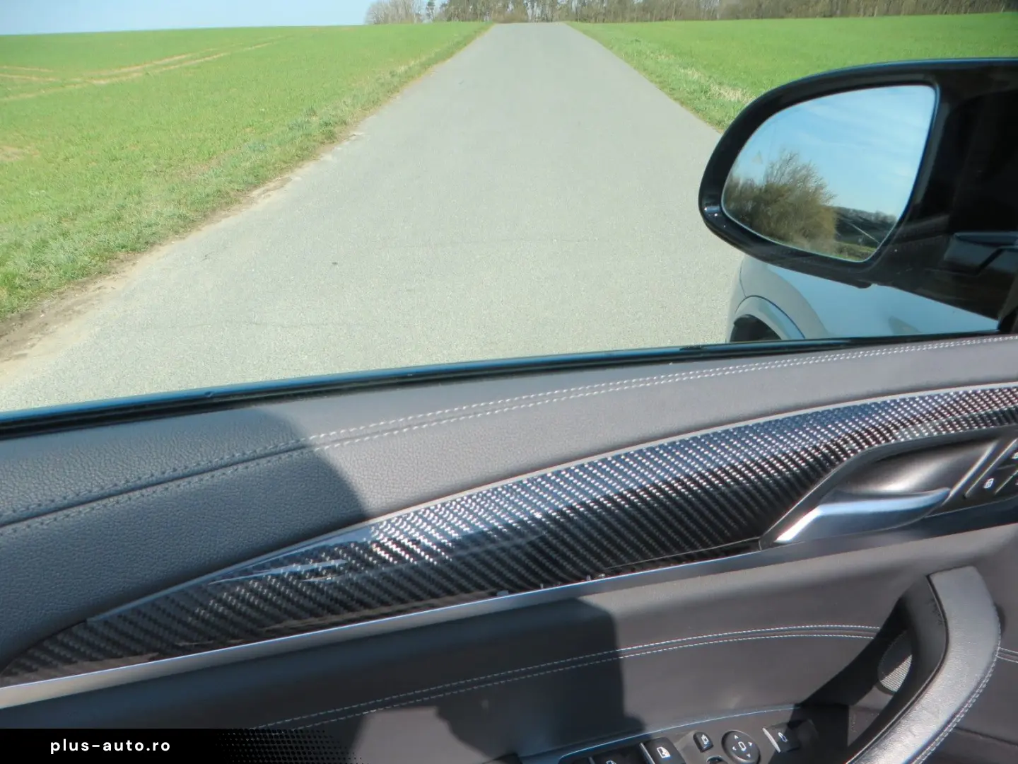 BMW Competition Vollaust. Akrapovic Tiefer  Distanz