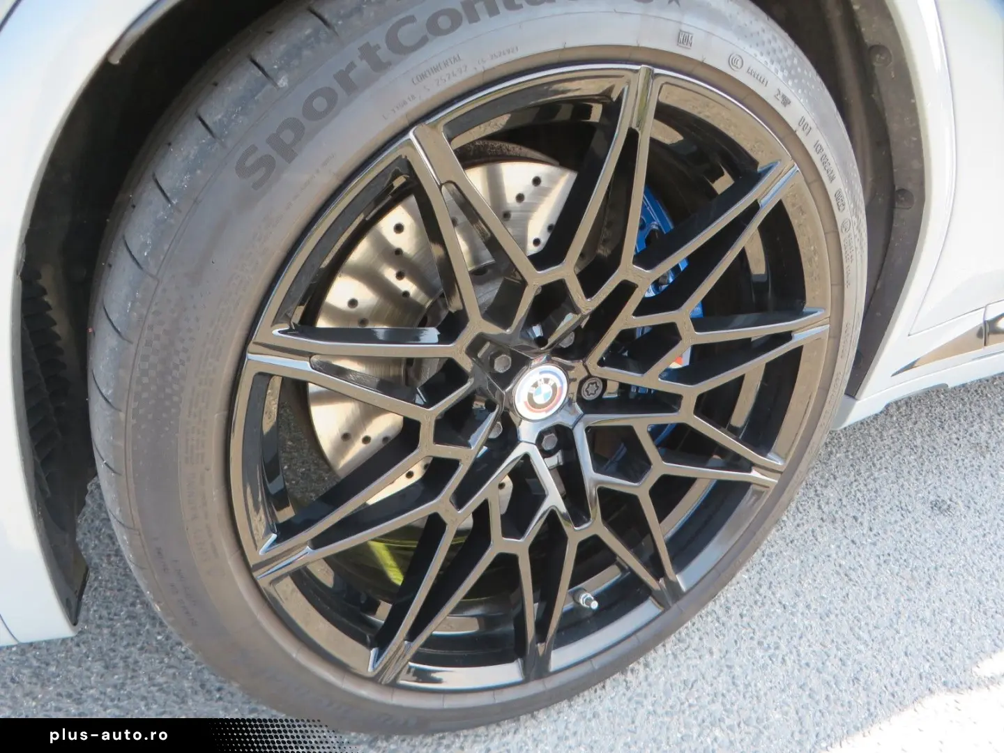 BMW Competition Vollaust. Akrapovic Tiefer  Distanz