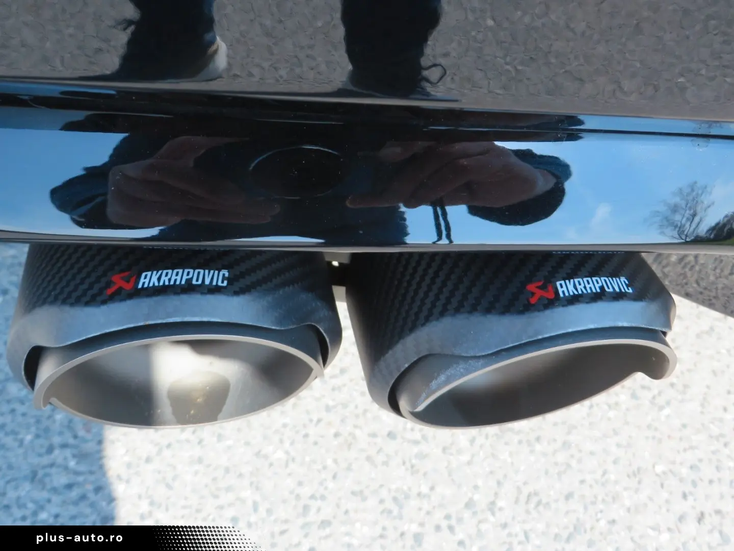 BMW Competition Vollaust. Akrapovic Tiefer  Distanz