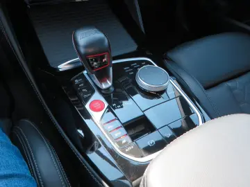 BMW Competition Vollaust. Akrapovic Tiefer  Distanz