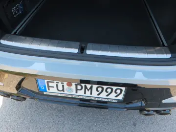 BMW Competition Vollaust. Akrapovic Tiefer  Distanz