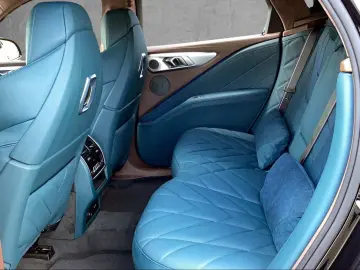 BMW XM 50e   Hybrid
