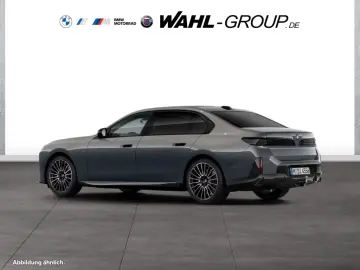 BMW 740 xDrive M Sport Pro SkyLounge