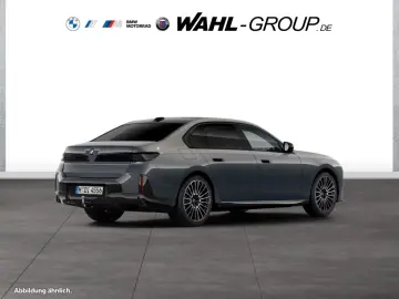 BMW 740 xDrive M Sport Pro SkyLounge