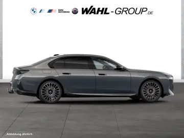 BMW 740 xDrive M Sport Pro SkyLounge