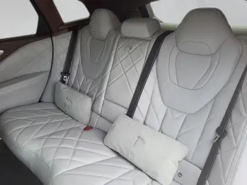 BMW XM Massage Sitzbelüft ACC 360