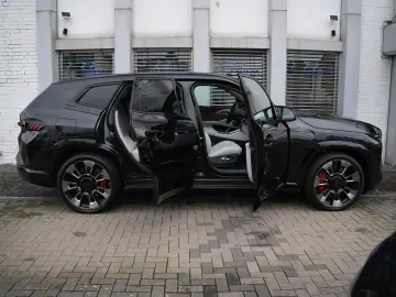 BMW XM V8 BLACK EDITION-ACC-AHK