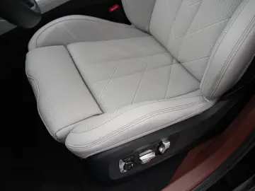 BMW XM V8 BLACK EDITION-ACC-AHK