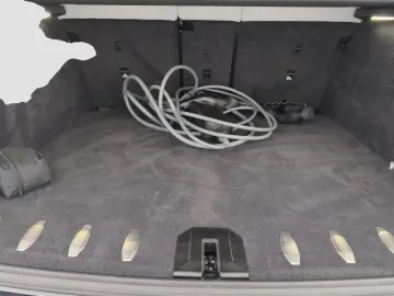 BMW XM Label Massage Bowers & Wilkins