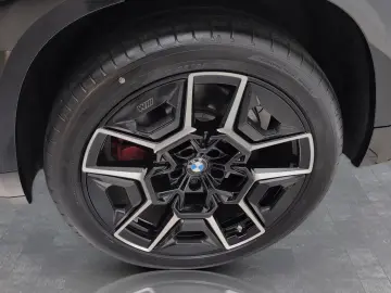 BMW XM Label Massage Bowers & Wilkins