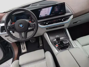 BMW XM Label Massage Bowers & Wilkins
