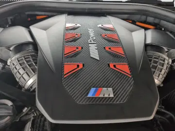 BMW XM Label Massage Bowers & Wilkins