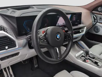 BMW XM Label Massage Bowers & Wilkins