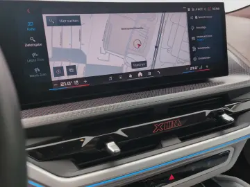 BMW XM Label Massage Bowers & Wilkins
