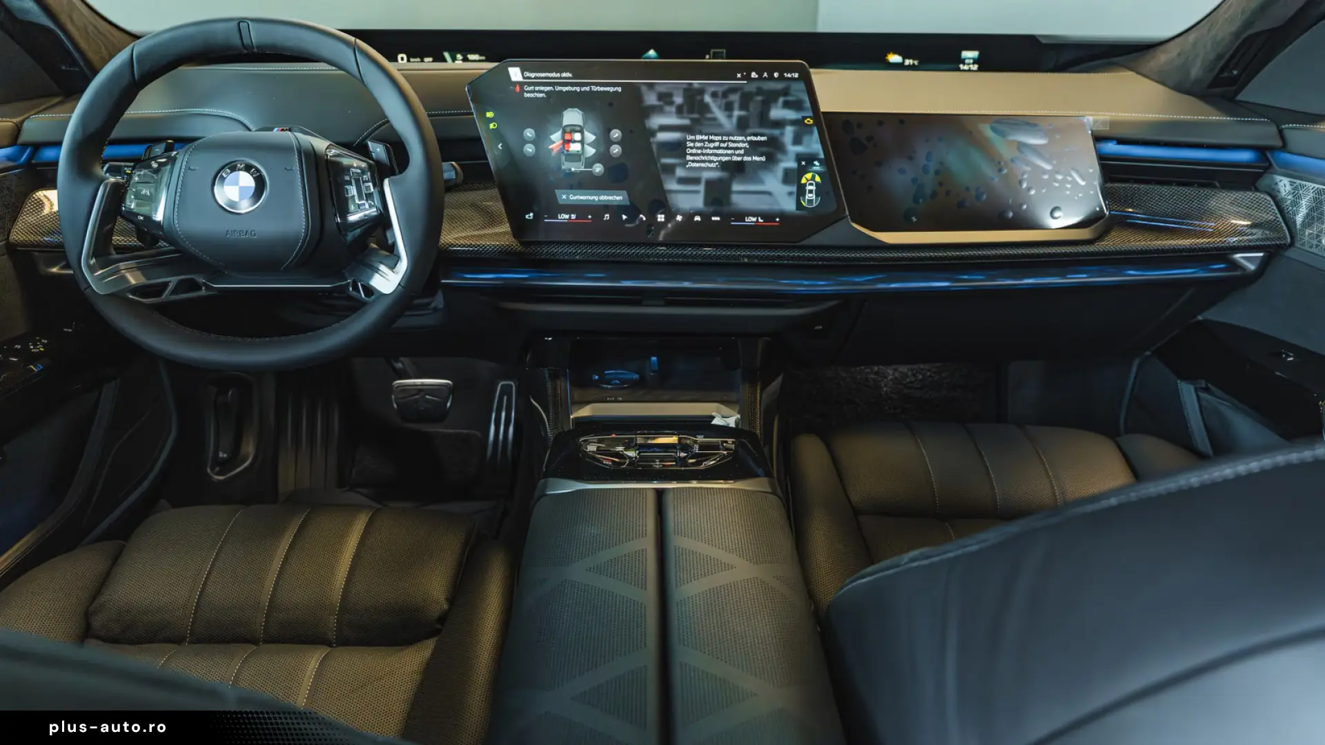 BMW 740 xDrive M Sport Pro   Facelift 2026   22   B&W   TV