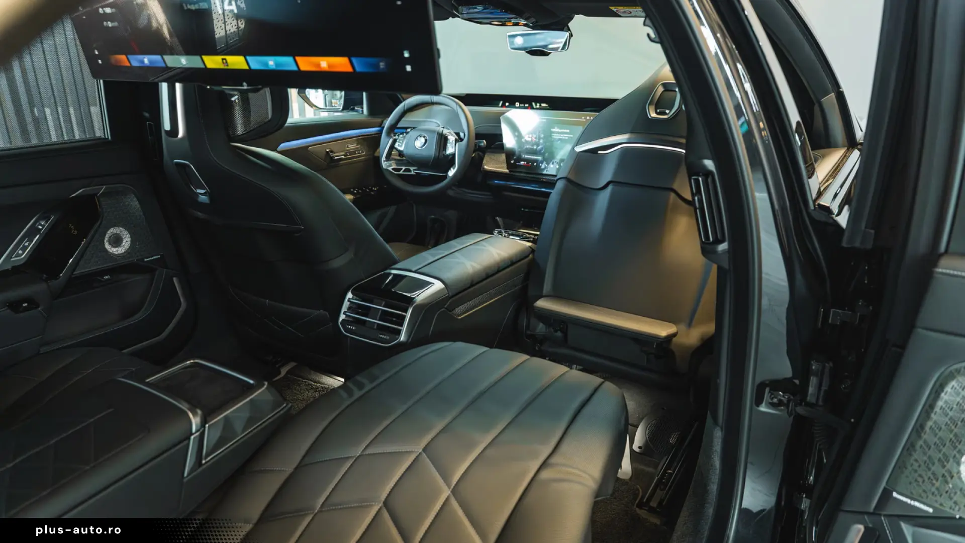 BMW 740 xDrive M Sport Pro   Facelift 2026   22   B&W   TV