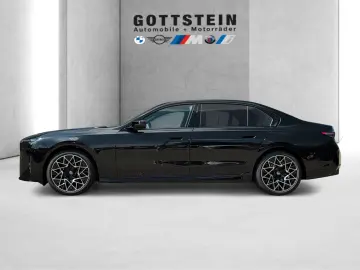 BMW 740 xDrive FACELIFT 2026 - M Sport Package Pro