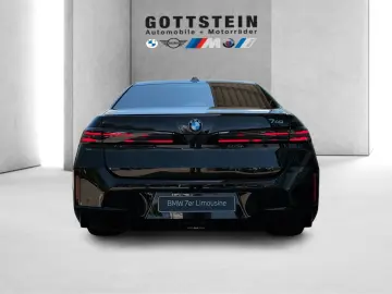 BMW 740 xDrive FACELIFT 2026 - M Sport Package Pro