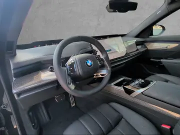 BMW 740 xDrive FACELIFT 2026 - M Sport Package Pro