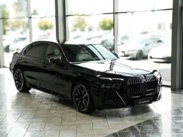 BMW 740xd M SPORT PRO TV Sky Lounge