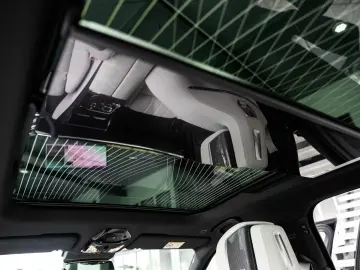 BMW 740xd M SPORT PRO TV Sky Lounge