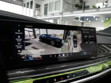 BMW 740xd M SPORT PRO TV Sky Lounge