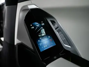 BMW 740xd M SPORT PRO TV Sky Lounge