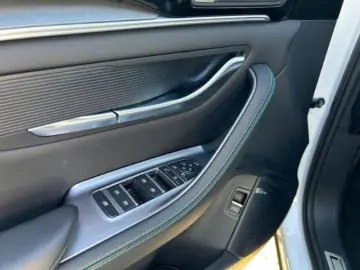 BYD Seal U DM-i Design AWD El. Panodach Navi Leder