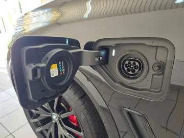 BMW X5 xDrive 45 e M Sport Laser Luft AHK Live-C 22
