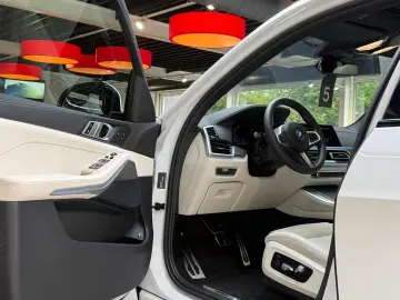 BMW X5 45 e xDr M Sport Pano-SKY HuD Massage 22  ACC