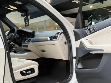 BMW X5 45 e xDr M Sport Pano-SKY HuD Massage 22  ACC