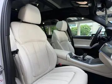 BMW X5 45 e xDr M Sport Pano-SKY HuD Massage 22  ACC