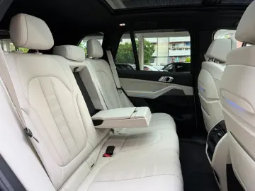 BMW X5 45 e xDr M Sport Pano-SKY HuD Massage 22  ACC