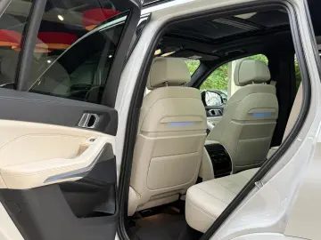 BMW X5 45 e xDr M Sport Pano-SKY HuD Massage 22  ACC
