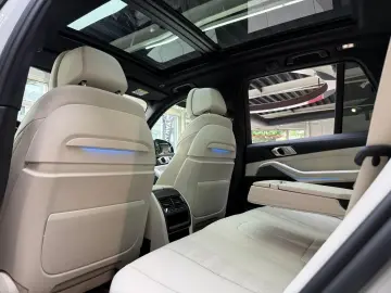 BMW X5 45 e xDr M Sport Pano-SKY HuD Massage 22  ACC
