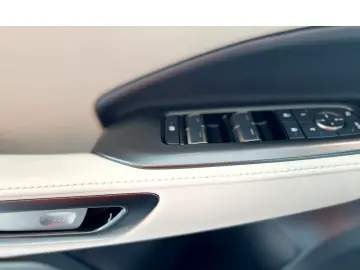 LEXUS LBX Elegant Leder    Garantie    Keyless    HYBR