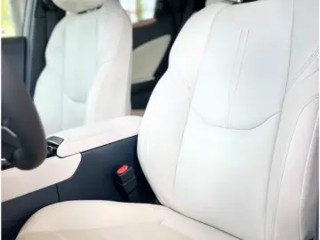 LEXUS LBX Elegant Leder    Garantie    Keyless    HYBR