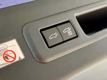 LEXUS LBX Elegant Leder    Garantie    Keyless    HYBR