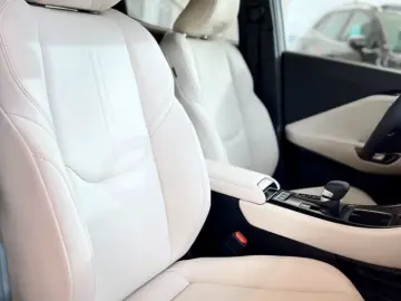 LEXUS LBX Elegant Leder    Garantie    Keyless    HYBR