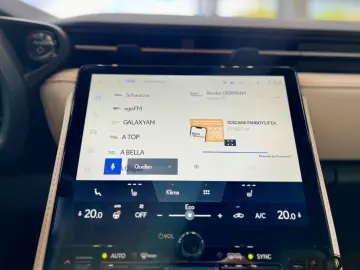 LEXUS LBX Elegant Leder    Garantie    Keyless    HYBR